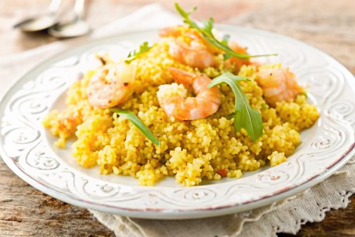 Quinoa au curry prêt à être dégusté