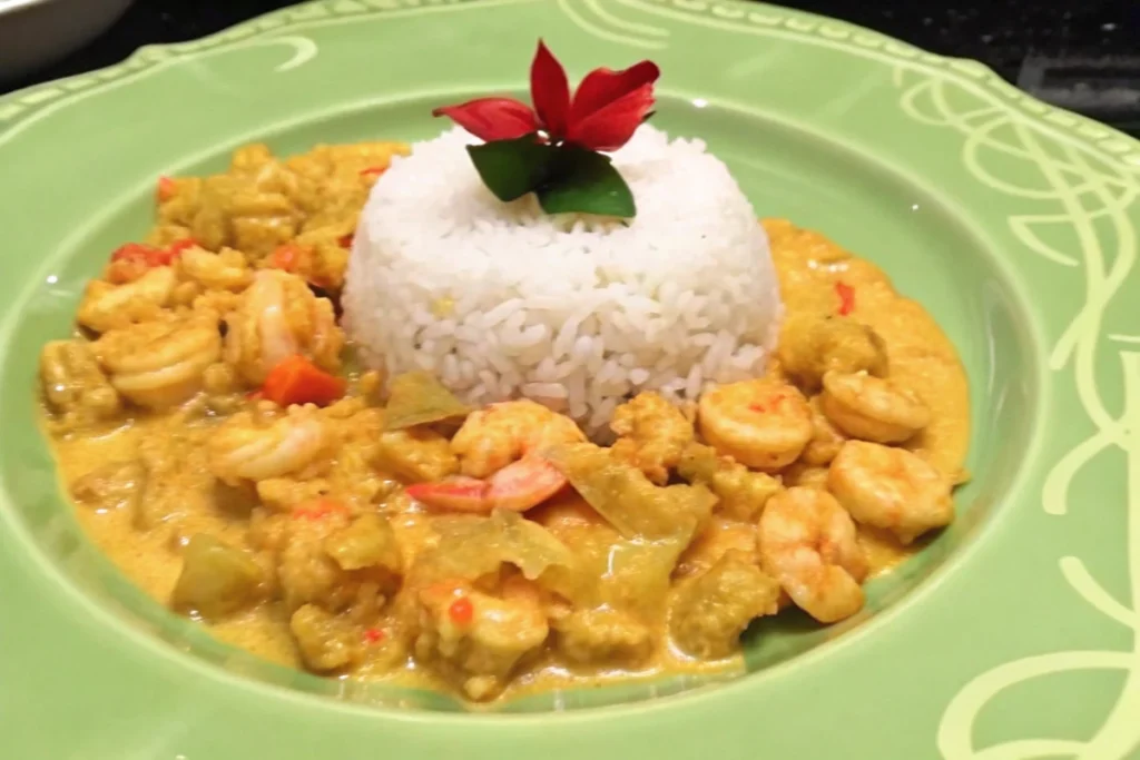 Crevettes au curry et lait de coco