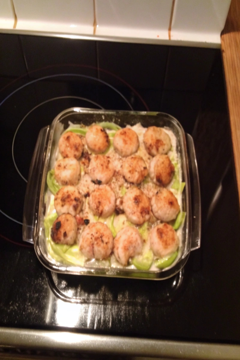 Découvrez le Luxe! Noix de Saint Jacques sur Lit de Poireaux : Recette Gourmande en 30 Min