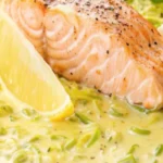 Pavé de saumon sur son lit de poireaux