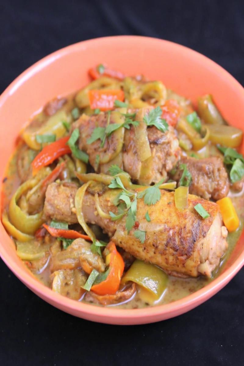 Sauté de Poulet Basquaise au wok – Recette rapide, savoureuse & épicée 🌶️🍗