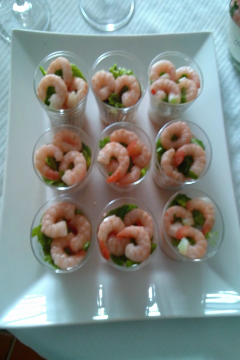 Verrines Avocat Tarama Crevettes Crackers : Une Recette d’Apéritif Chic et Fraîche 🥑🍤