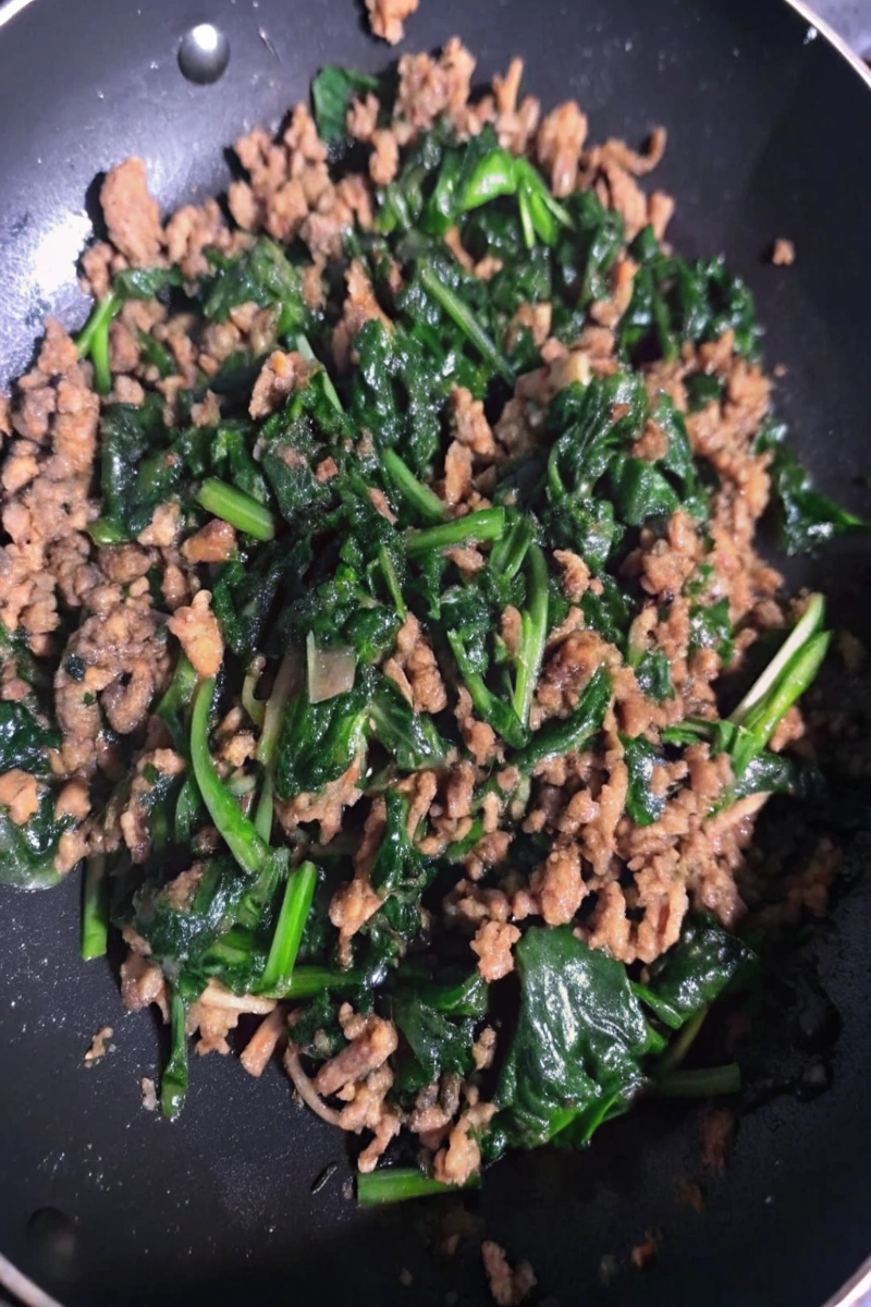 Viande hachée aux épinards : Recette rapide, savoureuse et idéale pour les amateurs de cuisine !