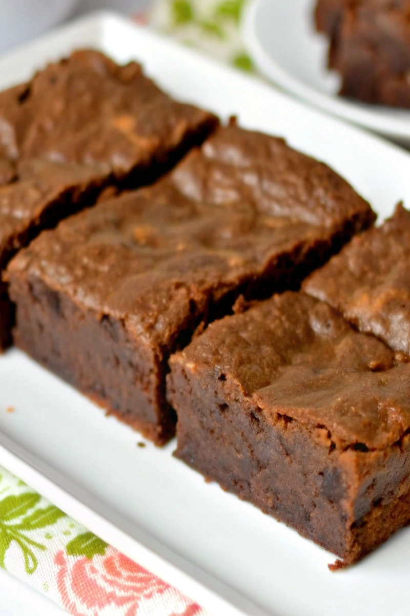 Brownies au chocolat ultra fondants – Recette irrésistible qui fond à chaque bouchée 😋