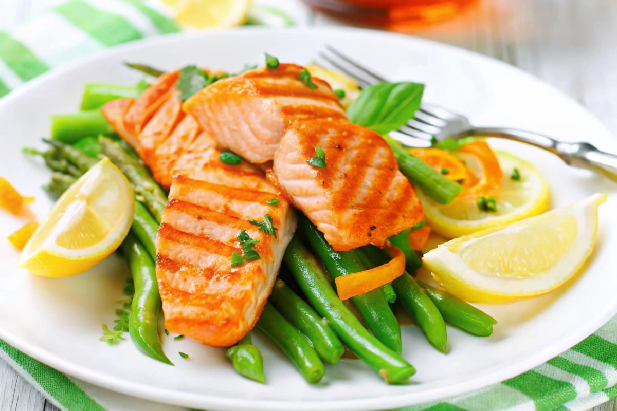 Saumon au four avec carottes et asperges