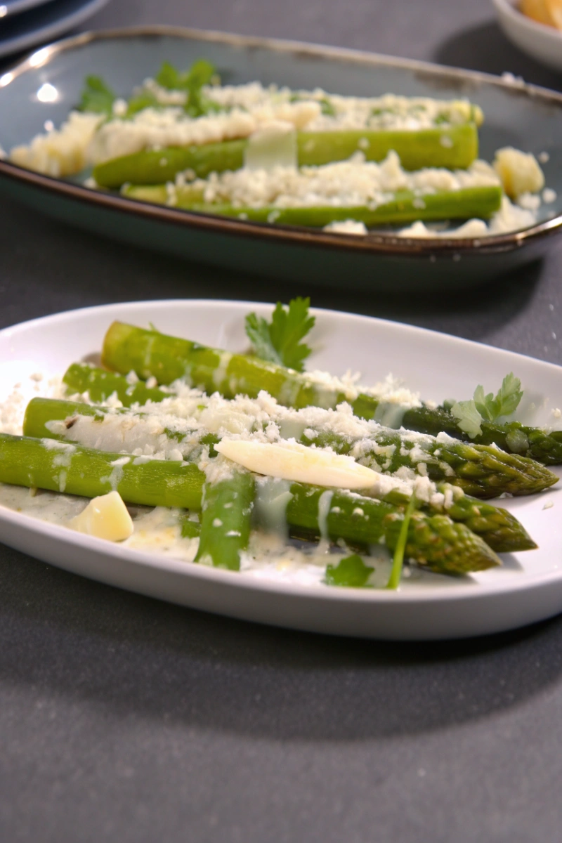 Asperges blanches et vertes rôties : la recette irrésistible qui va sublimer votre table 🍽️
