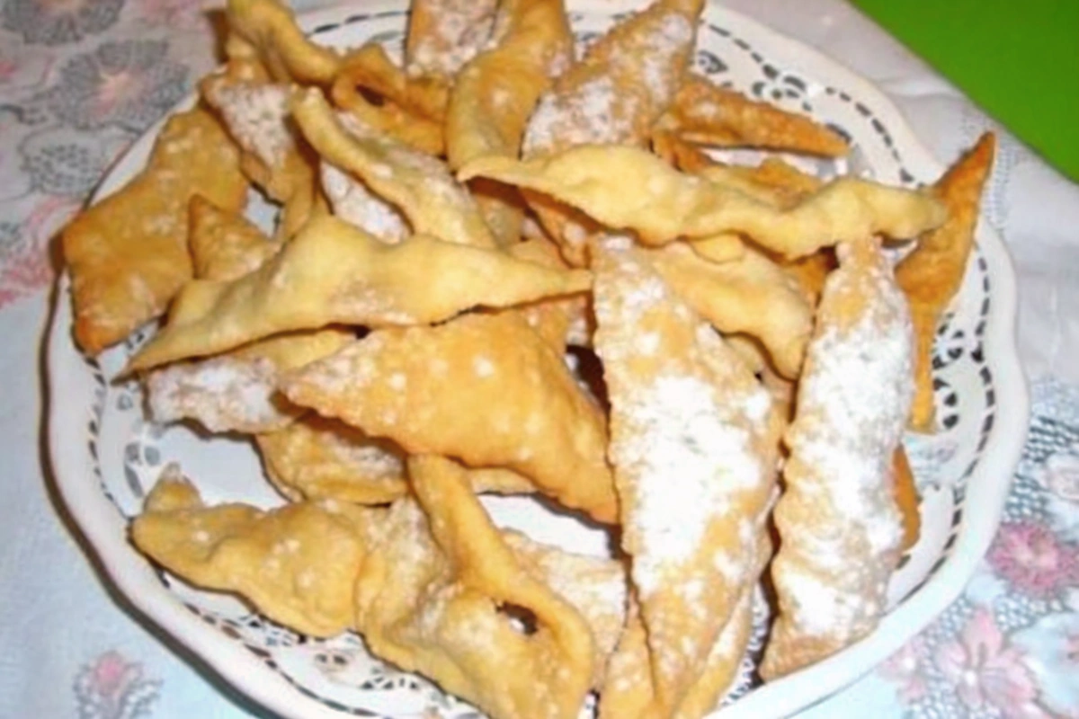 Bugnes lyonnaises craquantes