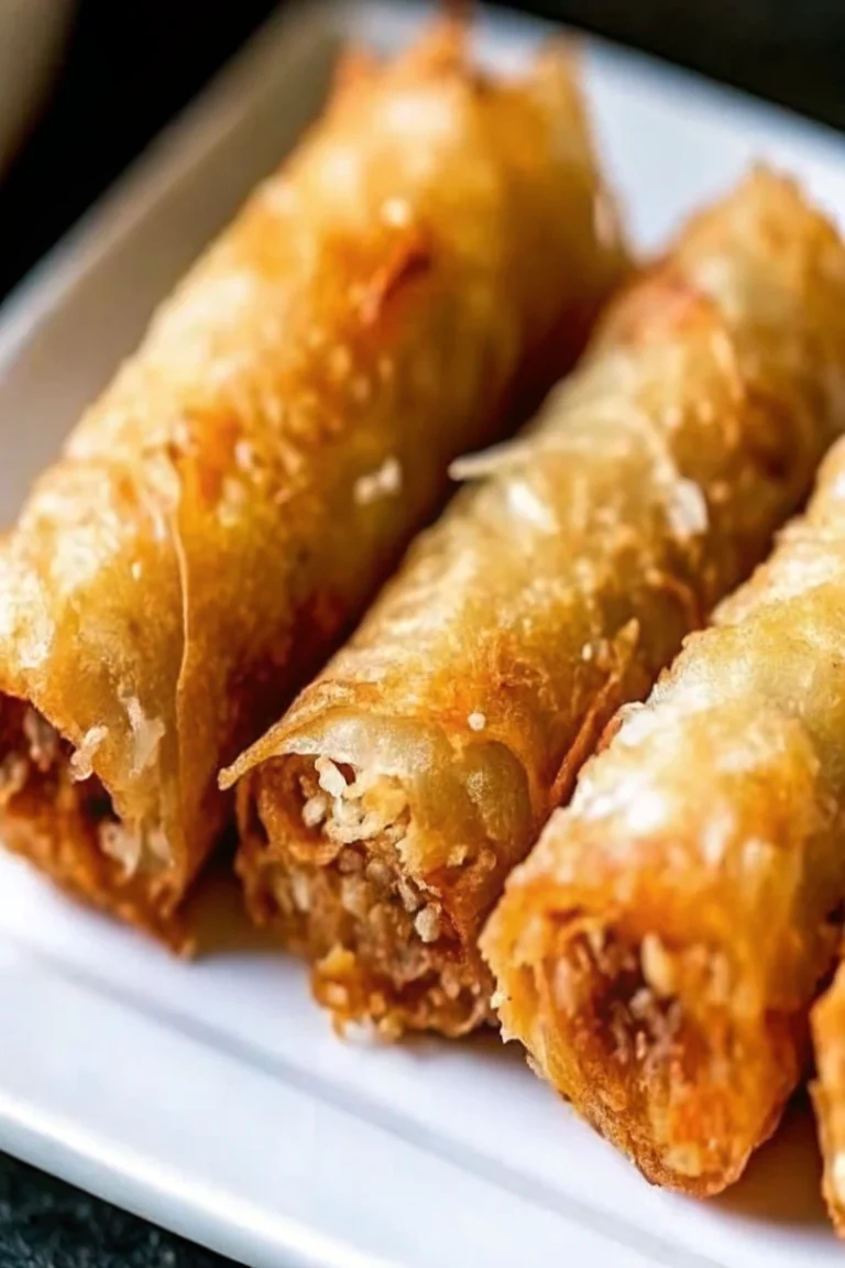 Nems de poulet avec légumes et sauce acidulée