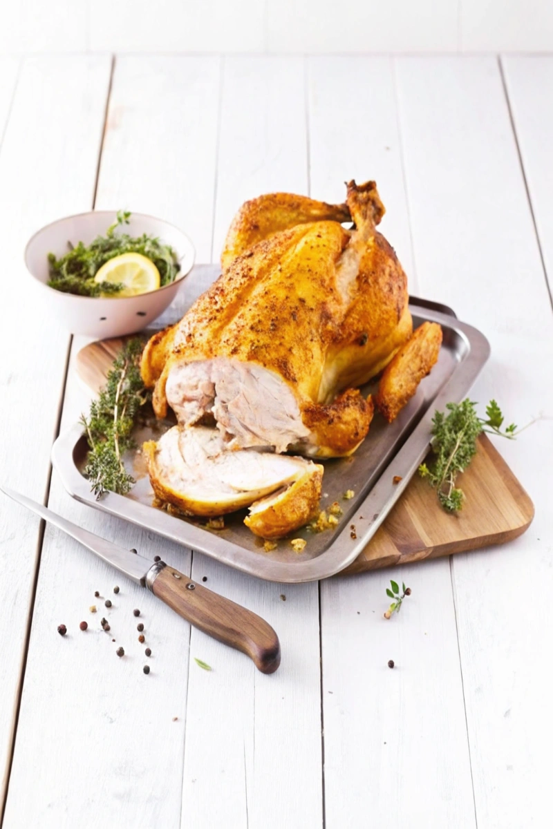 DÉCOUVREZ MON POULET RÔTI À LA BROCHE À MA FAÇON : RECETTE FAMILIALE JUTEUSE ET PARFUMÉE