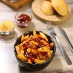 Poutine typiquement québécoise